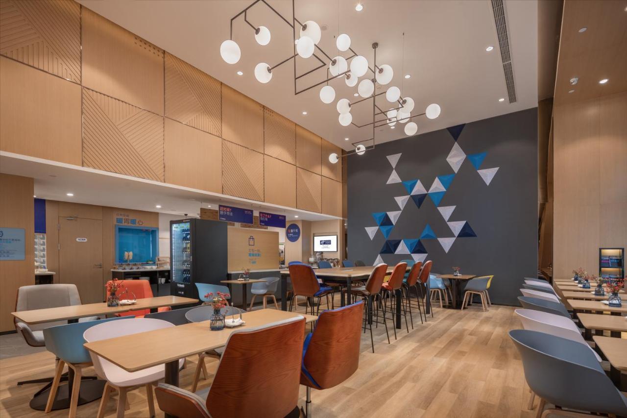 Holiday Inn Express Ningbo City Center By Ihg Exteriör bild