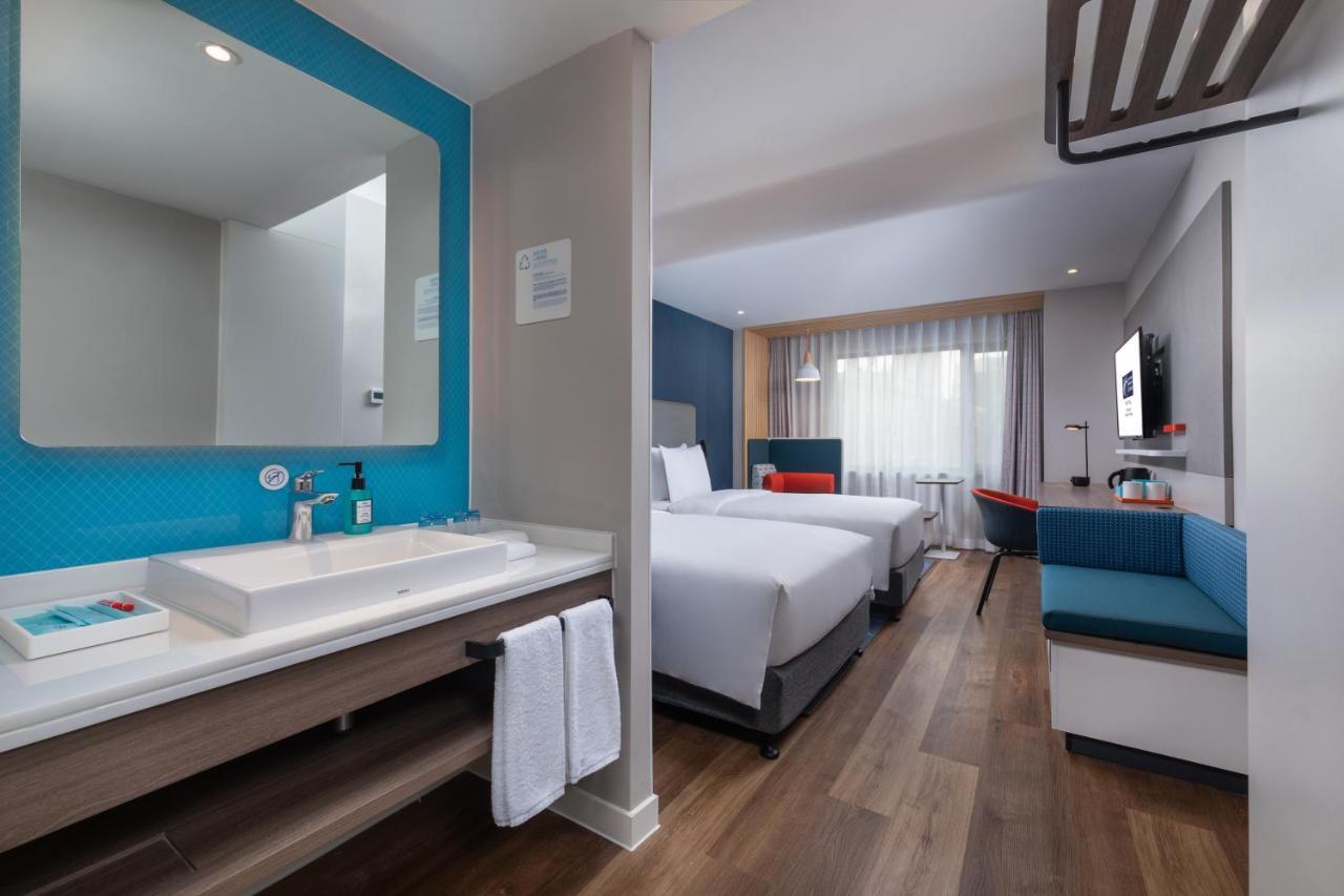 Holiday Inn Express Ningbo City Center By Ihg Exteriör bild