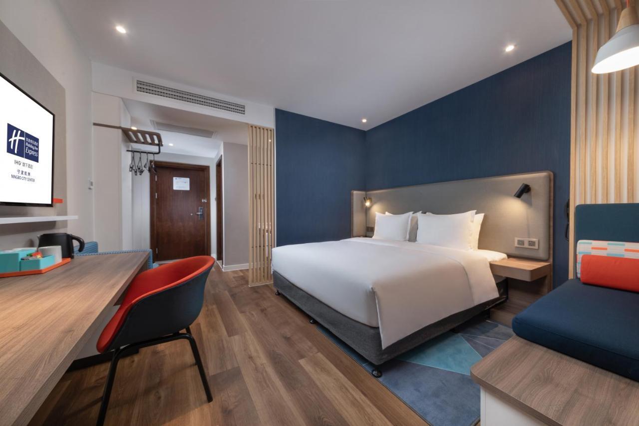 Holiday Inn Express Ningbo City Center By Ihg Exteriör bild